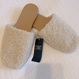 Abercrombie Sherpa Mule Slippers